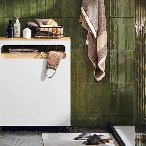 Sobuy vannas istabas skapīši uz riteņiem, stūra skapīši virtuve, veļas mašīnas skapis Šauras plauktu bloks ar riteņiem Bzr54-W